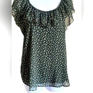 **NWOT LOFT Green/Ivory Ruffle Top - Medium**